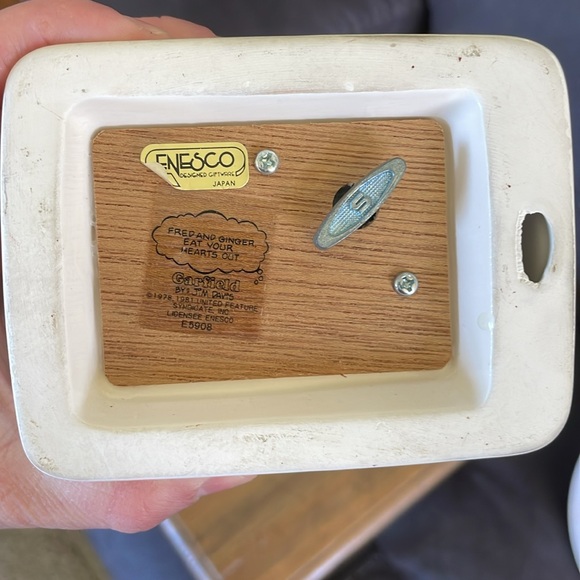 🌎 Enesco Garfield and Pooky ceramic Music Box Figure 1981 Cartoon figurine - Picture 9 of 10